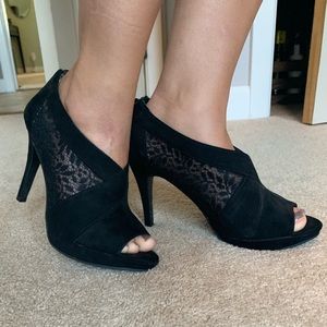Moda Spana Black Peep Toe Pumps